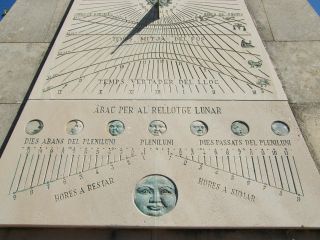 Reloj de sol y de luna en Palma, Mallorca (foto de Luis E. Vadillo Sacristán)