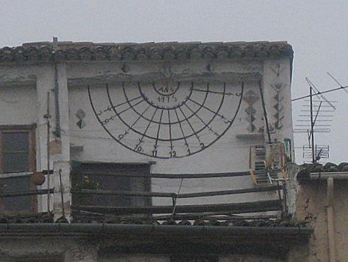 ES_CVA_NC-010-02 Valencia-Bocairent, reloj-en-balconada