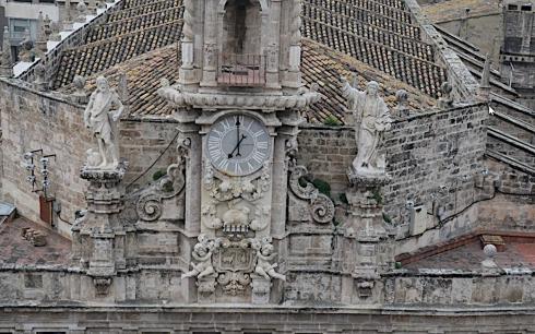 ES_CVA_VALE Valencia-010-04 Iglesia-Santos-Juanes reloj-2